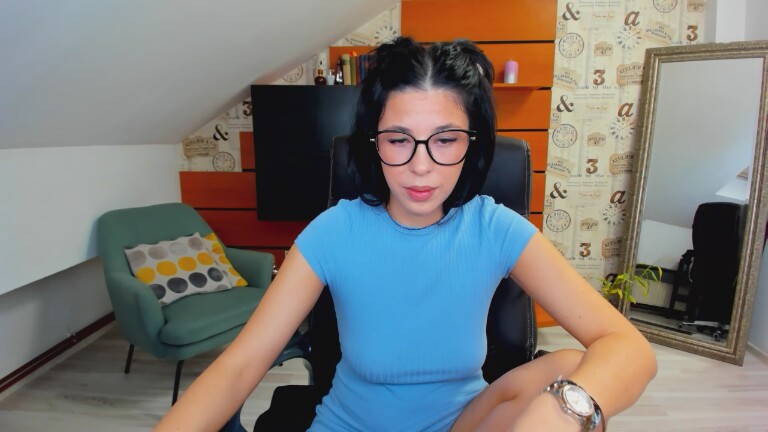 EmillyTy's Streamate show and profile