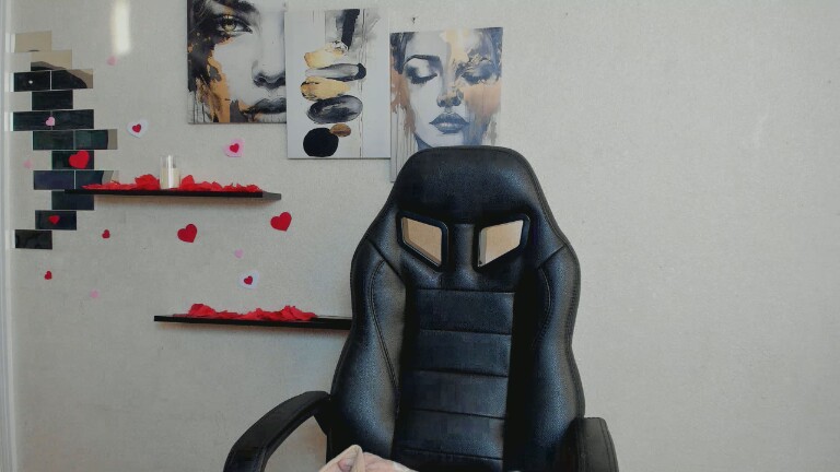 GlamNova's Streamate show and profile