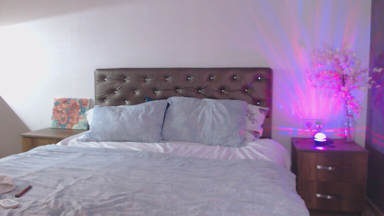 The_Liya's Streamate show and profile