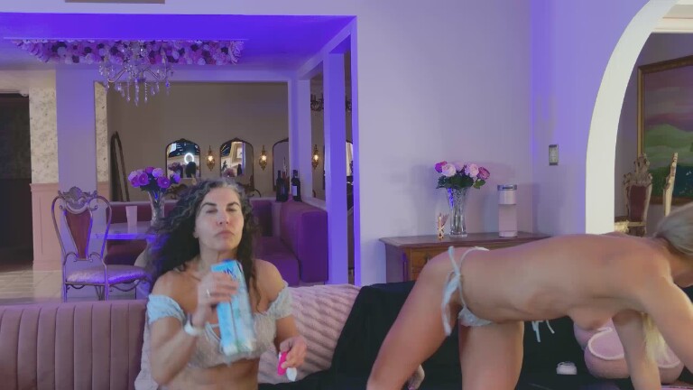 SavanahLinn's Streamate show and profile