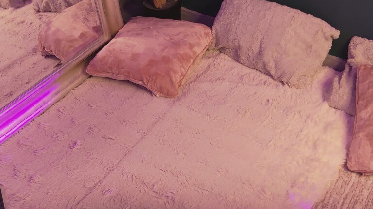 SugarMaple's Streamate show and profile